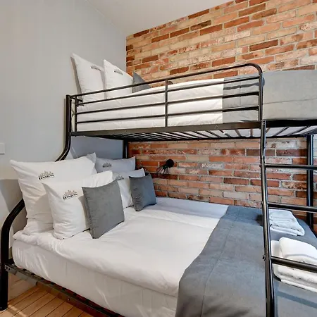 Granaria Premium Riverside & Parking By Downtown Apartmán *