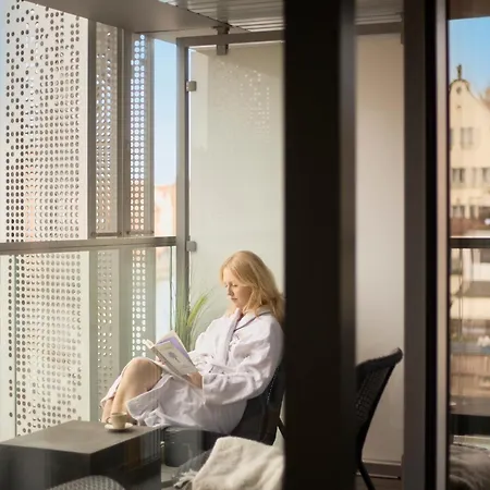 Aparthotel Granaria Premium Riverside & Parking By Downtown 4*