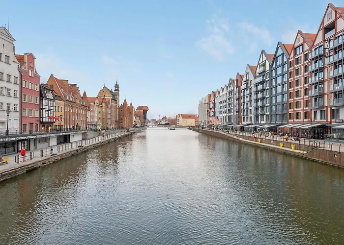 Aparthotel Granaria Premium Riverside & Parking By Downtown 4*