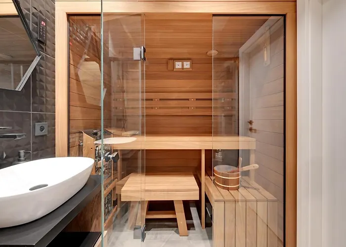 Granaria Premium Riverside & Parking By Downtown 4*