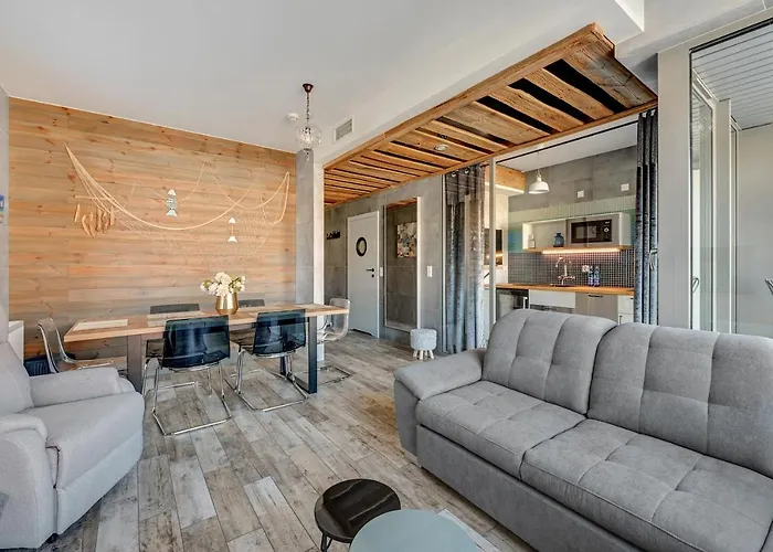 Aparthotel Granaria Premium Riverside & Parking By Downtown 4*