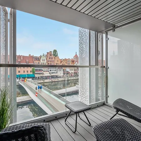 Granaria Premium Riverside & Parking By Downtown Apartment