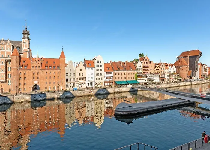 Granaria Premium Riverside & Parking By Downtown Aparthotel