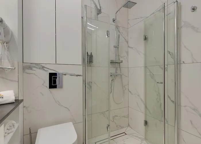 Granaria Premium Riverside & Parking By Downtown Aparthotel 4*